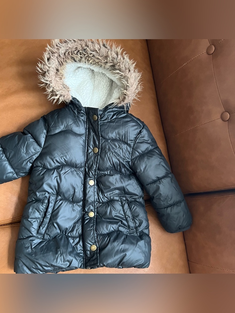 Old Navy Girls Black Hooded Puffer Coat Jacket Sz 3T with Faux Fur Hood